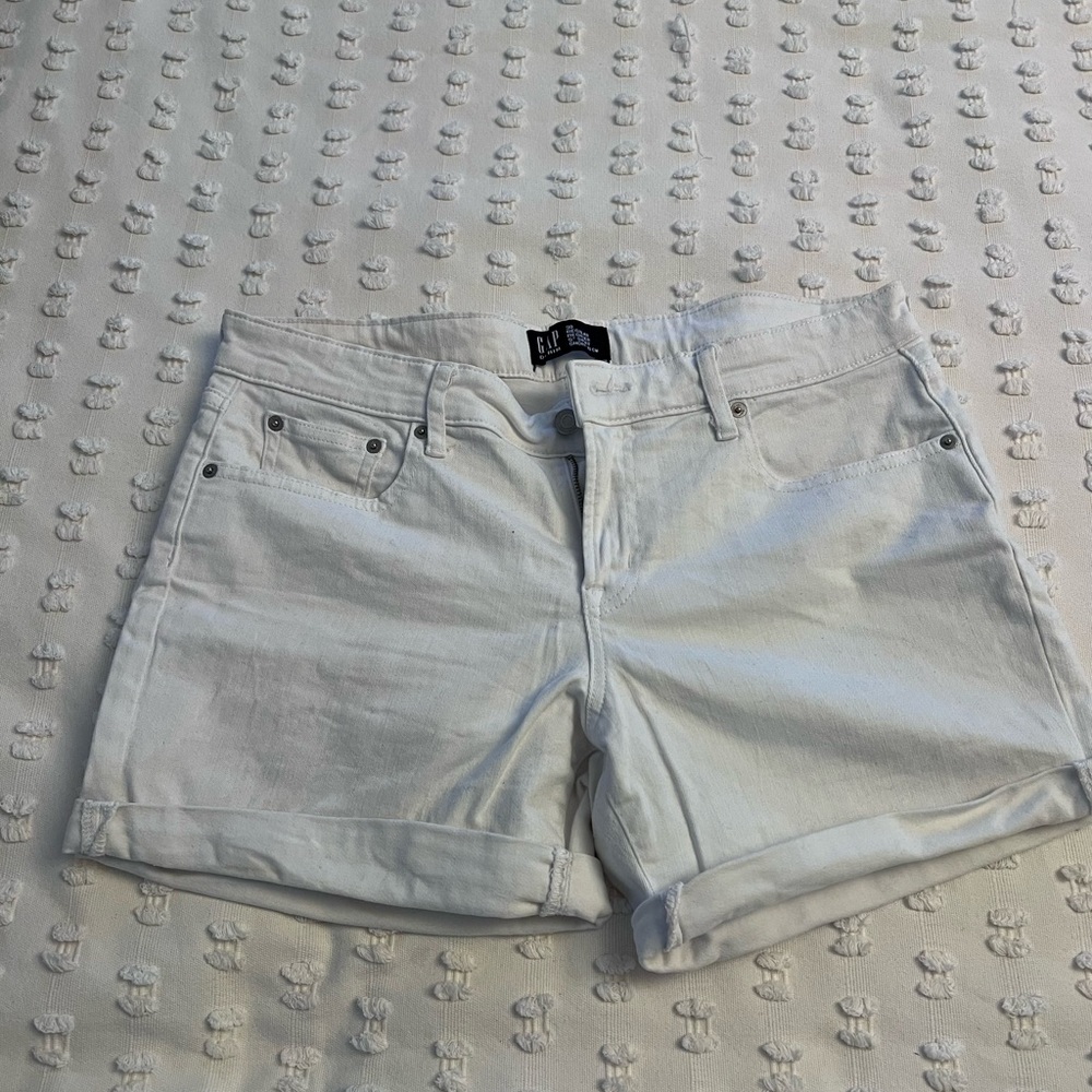 GAP shorts in white denim